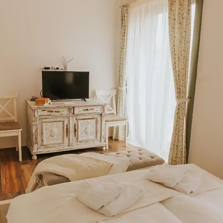 Apartment Neidhardt Vendeghaz *