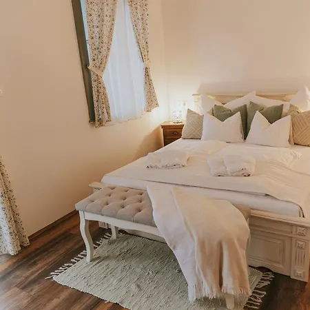 Neidhardt Vendeghaz * Bóly