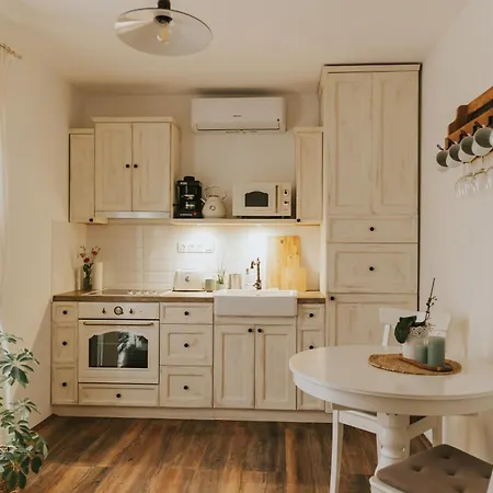 Apartment Neidhardt Vendeghaz
